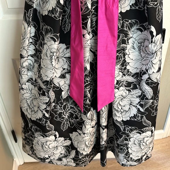 Eliza J Women's Evening Gown size 8 - Picture 4 of 6